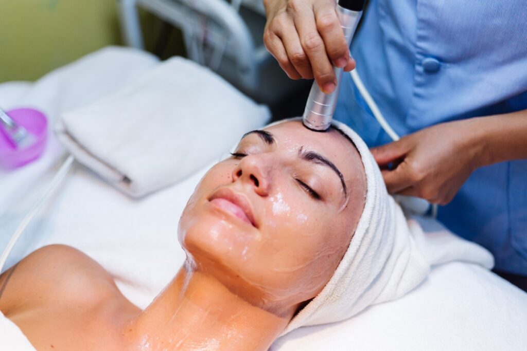 Chemical Peeling: Transforming Your Skin’s Radiance